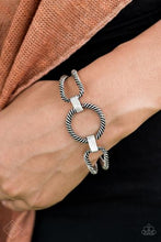 Load image into Gallery viewer, Simply Santa Fe Fashion Fix Complete Trend Blend (August 2019) - Sparkle A Little Brighter