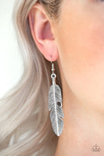 Load image into Gallery viewer, Feathers QUILL Fly - Silver